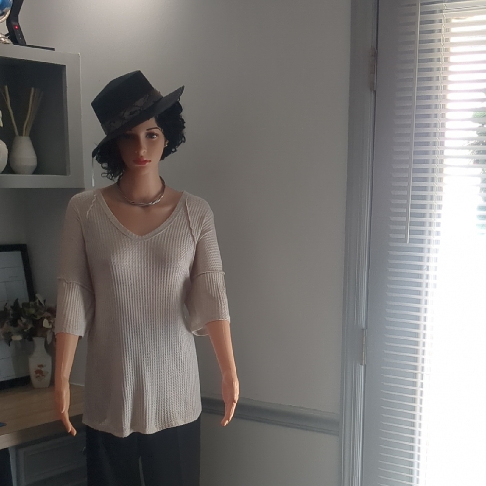 Cream Fitted 3/4 Sleeve Tunic Blouse
